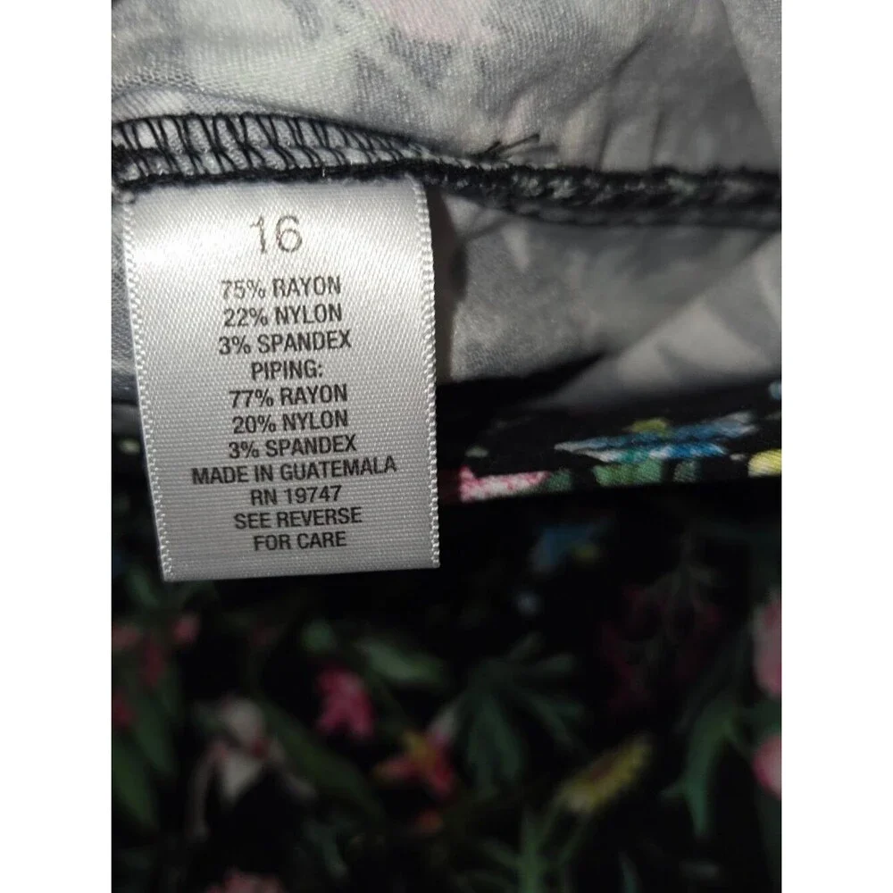 Roz & Ali Floral Stretch Cropped Pants